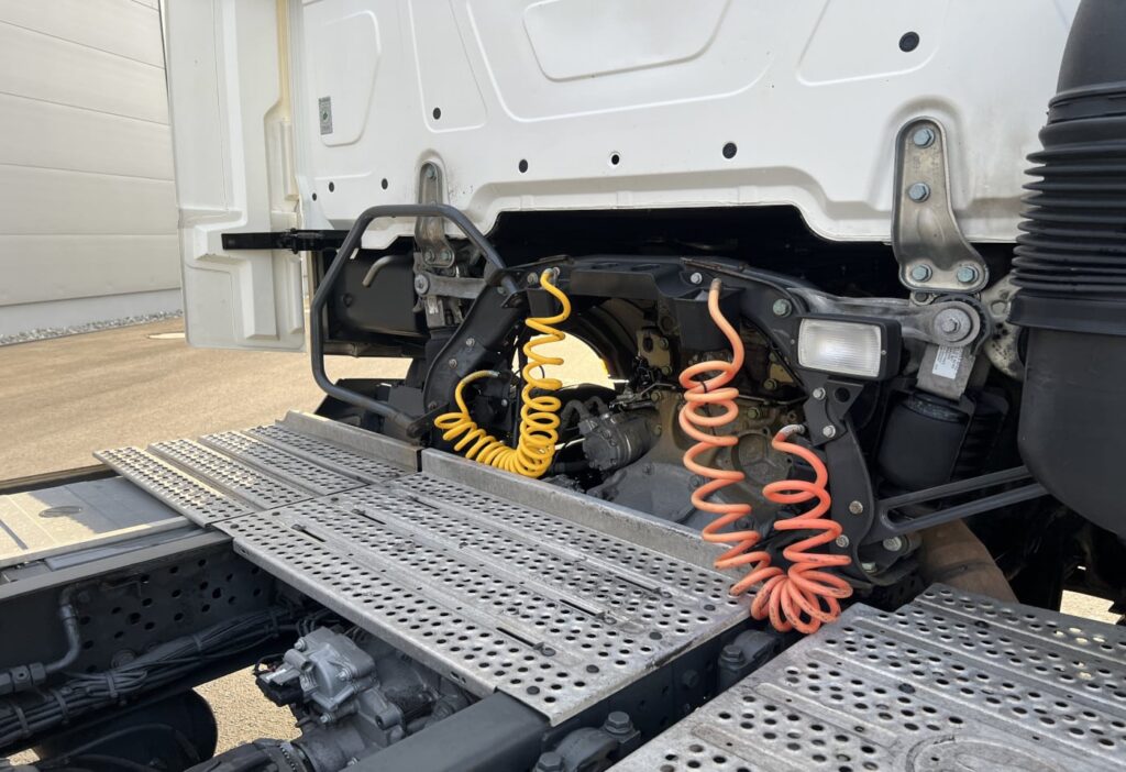 (D) 2018 MB-Actros 1842 LS 4x2 SZM
