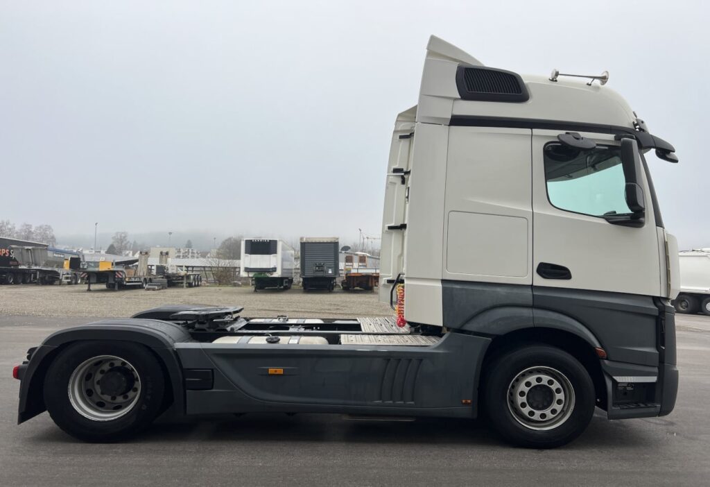 (D) 2018 MB-Actros 1842 LS 4x2 SZM