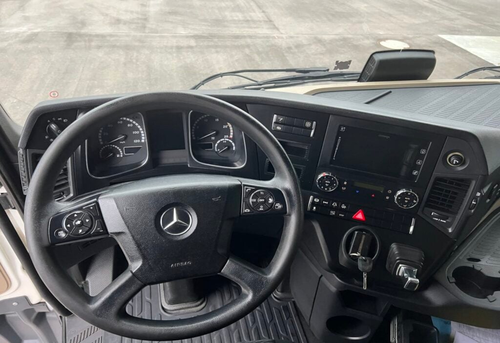 (D) 2018 MB-Actros 1842 LS 4x2 SZM