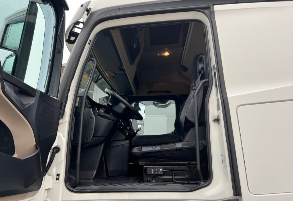 (D) 2017 MB-Actros 2545 6x2 BDF