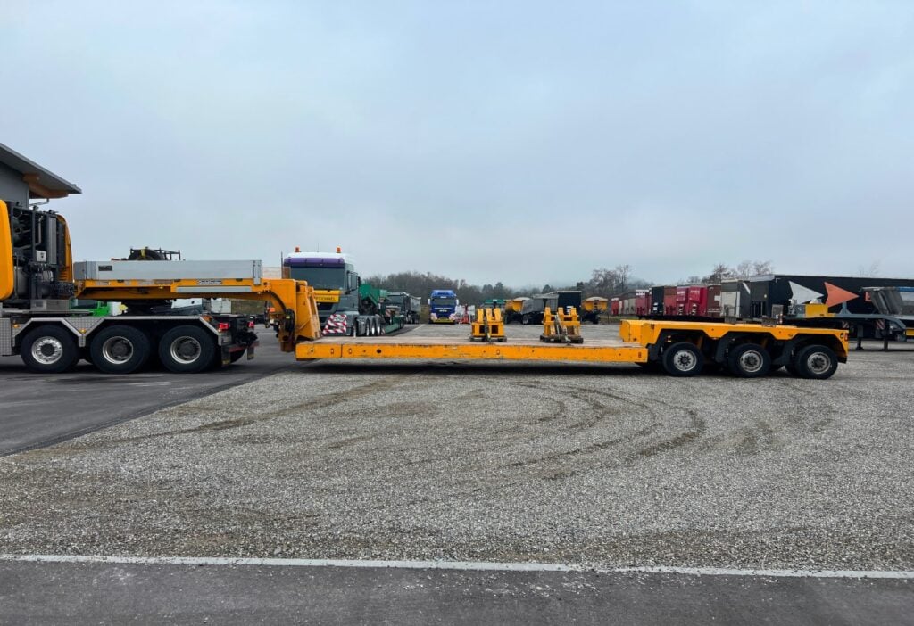(D) 2010 Goldhofer STZ-VP 3-43/80A Tieflader