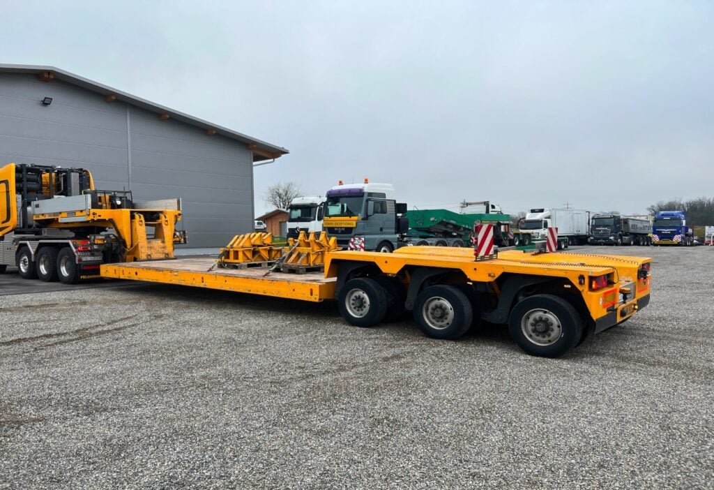 (D) 2010 Goldhofer STZ-VP 3-43/80A Tieflader