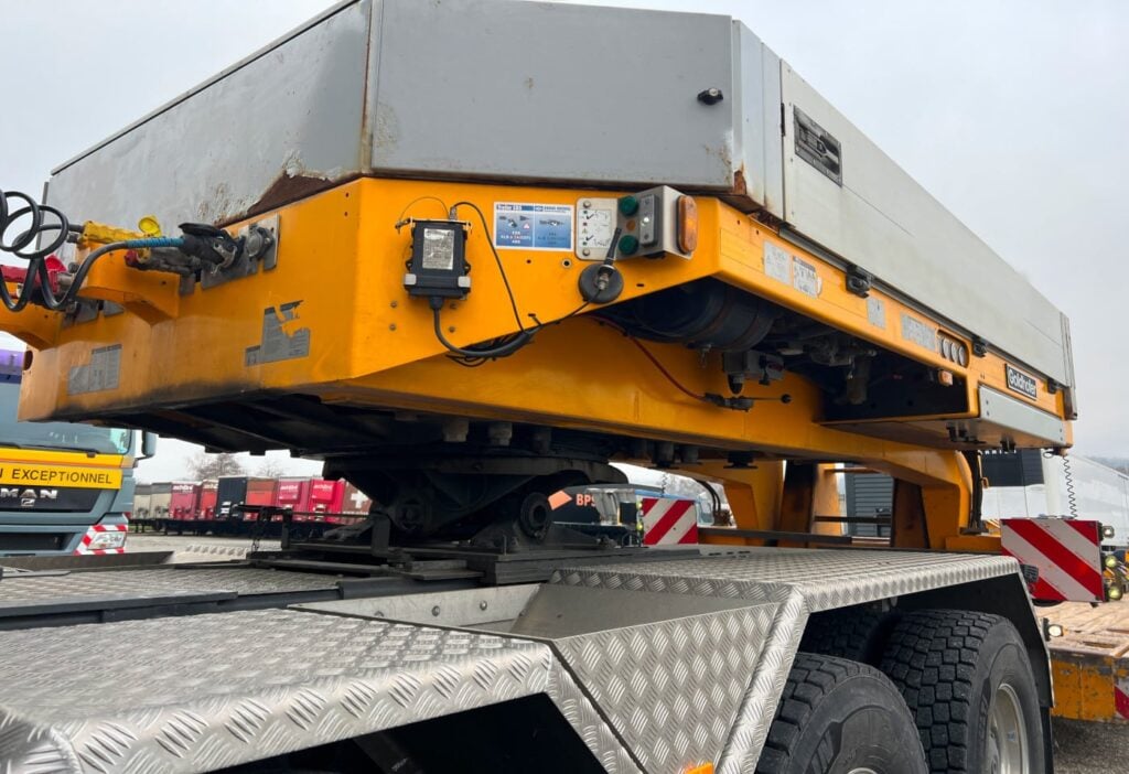 (D) 2010 Goldhofer STZ-VP 3-43/80A Tieflader
