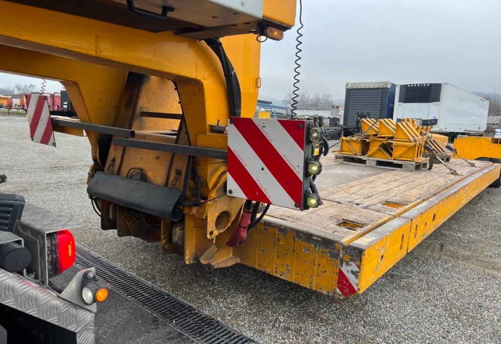 (D) 2010 Goldhofer STZ-VP 3-43/80A Tieflader