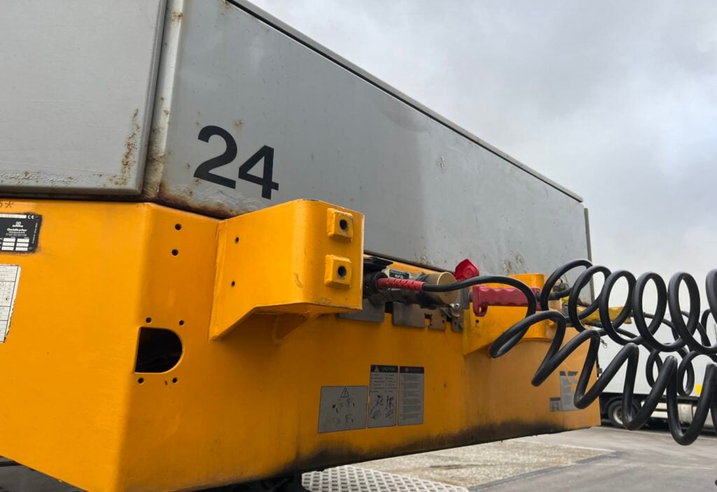 (D) 2010 Goldhofer STZ-VP 3-43/80A Tieflader