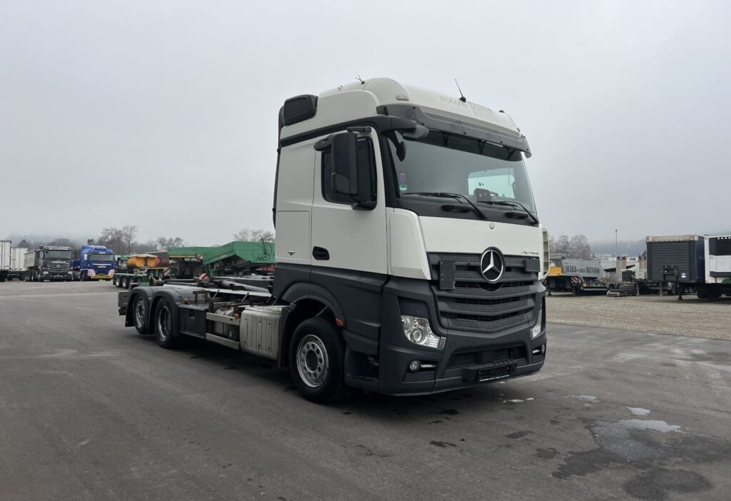 (D) 2016 MB-Actros 2545 LS 6x2 Haken