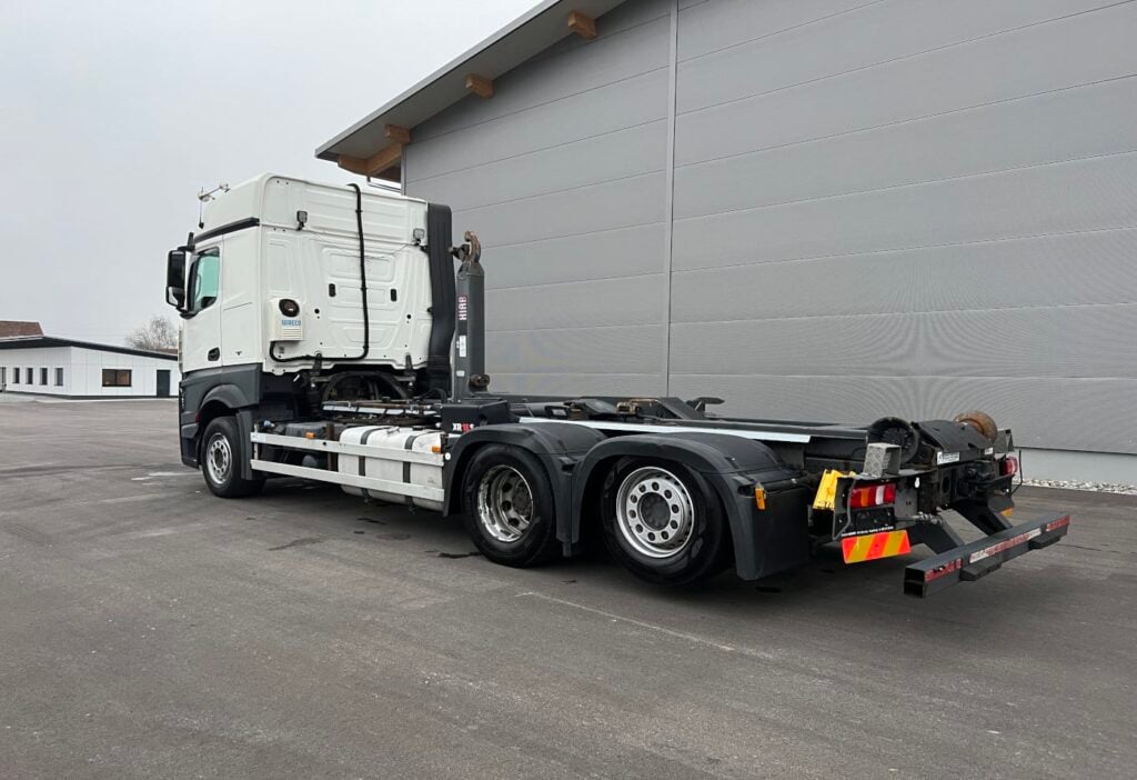 (D) 2016 MB-Actros 2545 LS 6x2 Haken