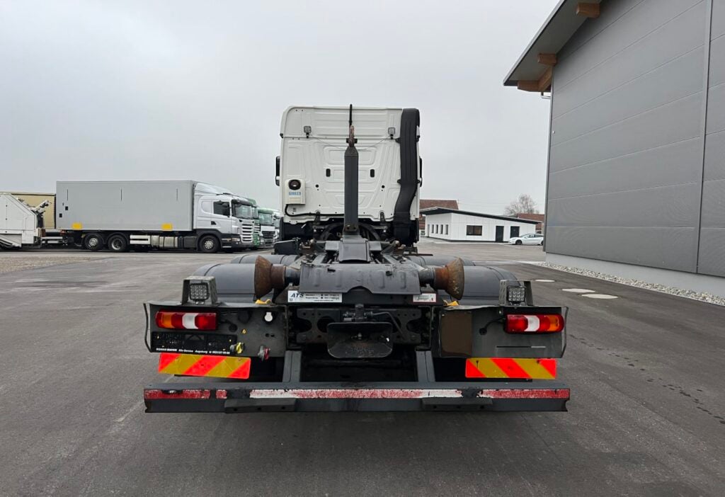 (D) 2016 MB-Actros 2545 LS 6x2 Haken