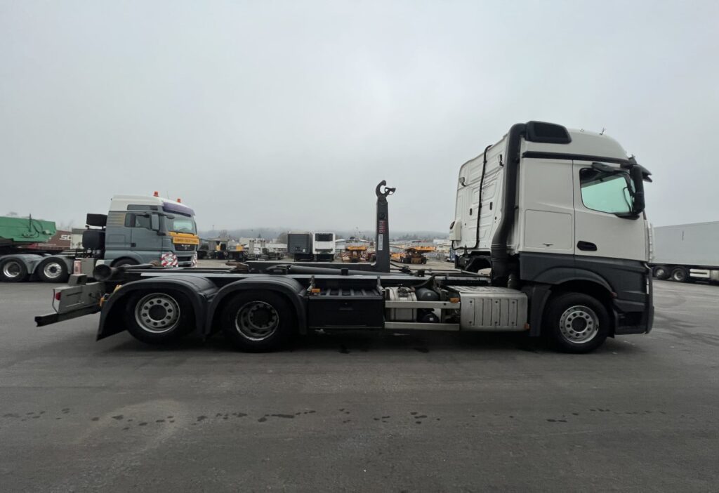 (D) 2016 MB-Actros 2545 LS 6x2 Haken