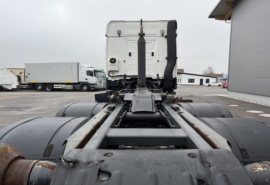 (D) 2016 MB-Actros 2545 LS 6x2 Haken