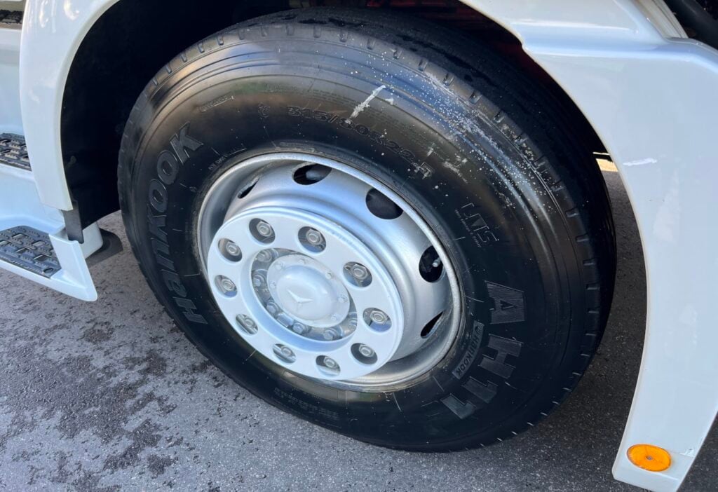 (D) 2004 MB Actros 2541 6x2*4 Brücke / Kran