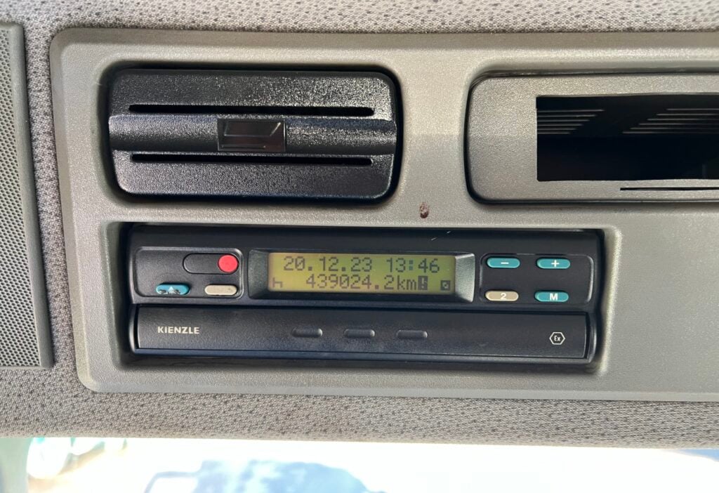 (D) 2004 MB Actros 2541 6x2*4 Brücke / Kran