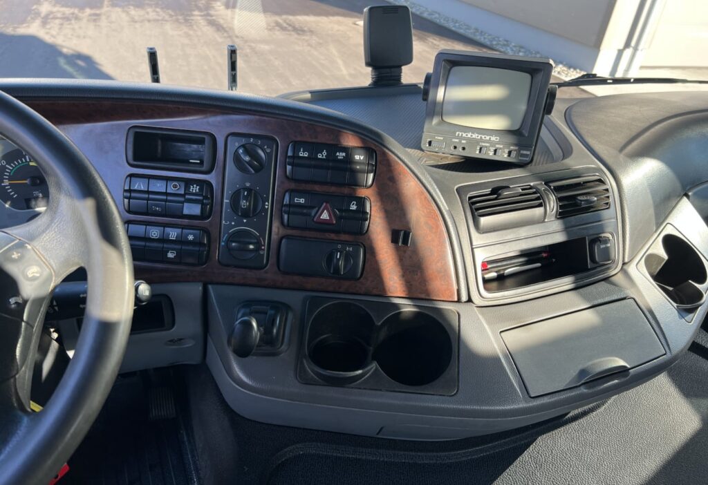 (D) 2004 MB Actros 2541 6x2*4 Brücke / Kran