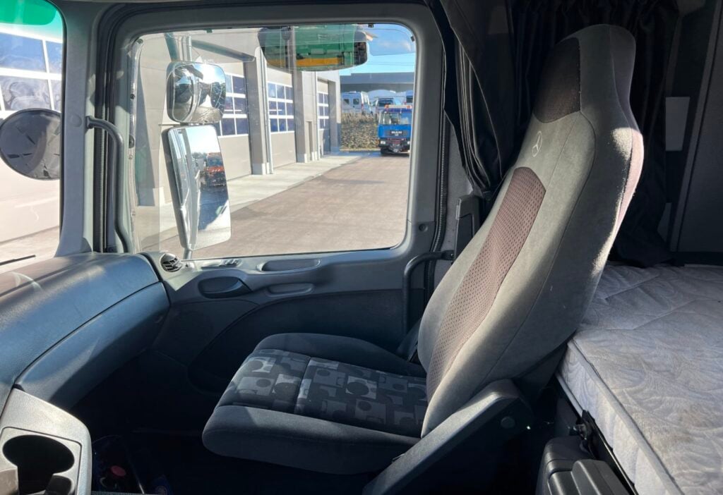 (D) 2004 MB Actros 2541 6x2*4 Brücke / Kran