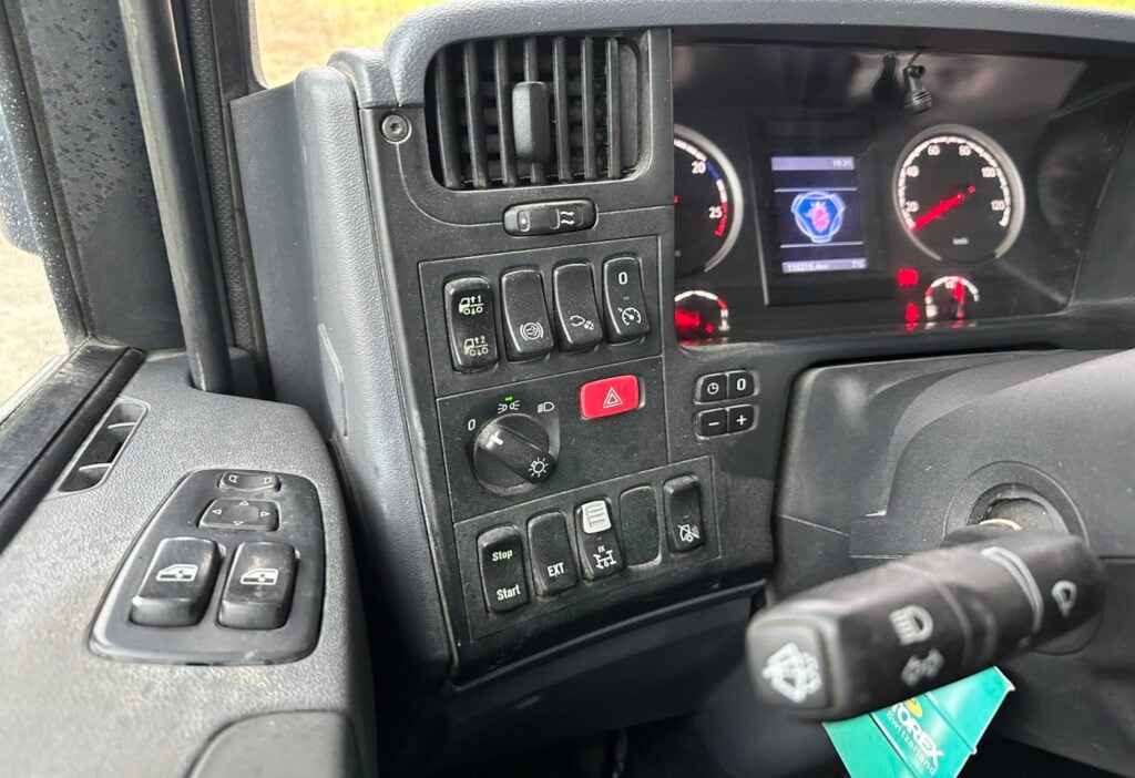 2012 Scania G440 LB 8x4 Betonmischer mit Förderband
