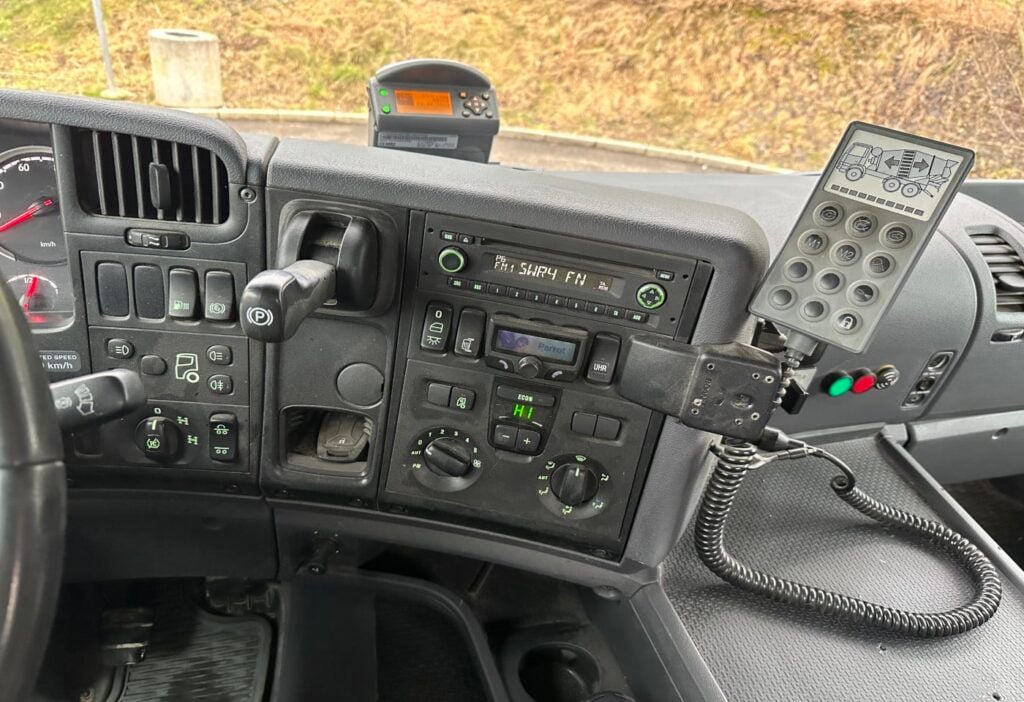 2012 Scania G440 LB 8x4 Betonmischer mit Förderband