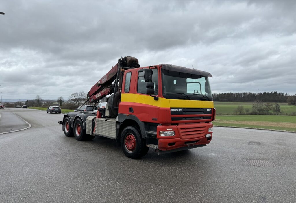 2002 DAF CF85.480 6x4 Holzkran