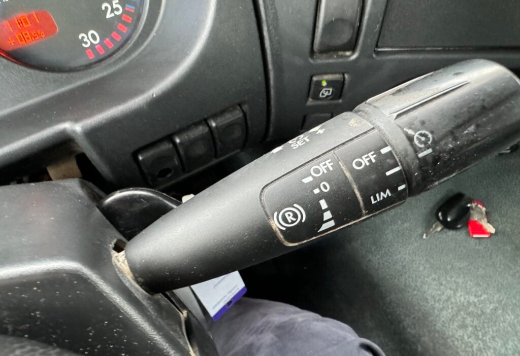 2002 DAF CF85.480 6x4 Holzkran