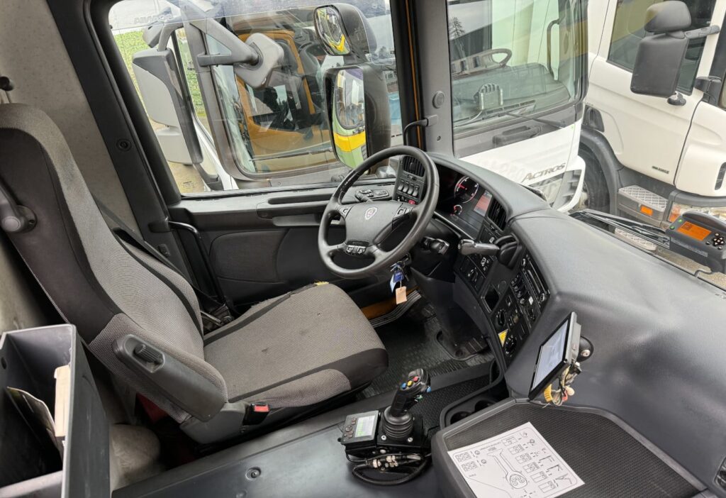 (D) 2013 Scania G440 8x4 Haken
