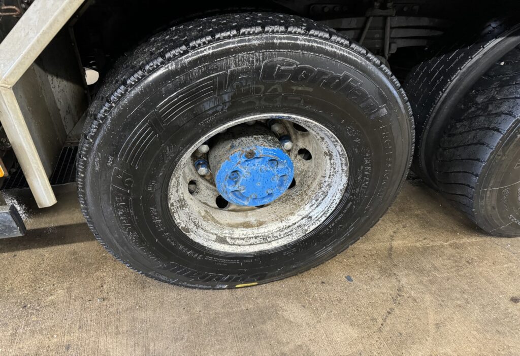 2011 Volvo FMX-460 8x4R Betonmischer