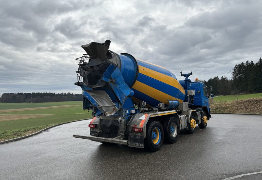 2011 Volvo FMX-460 8x4R Betonmischer