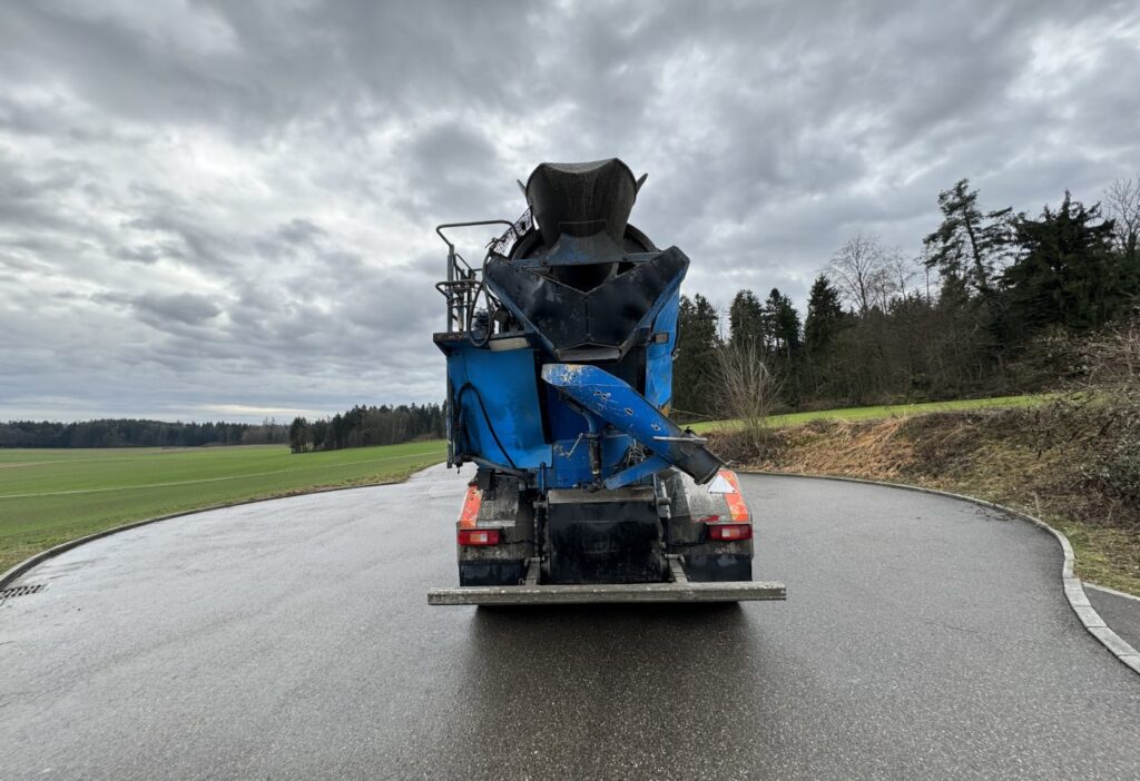 2011 Volvo FMX-460 8x4R Betonmischer