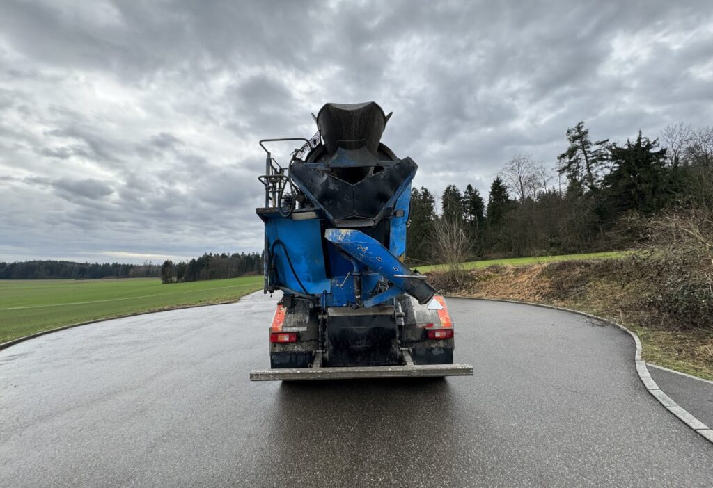 2011 Volvo FMX-460 8x4R Betonmischer