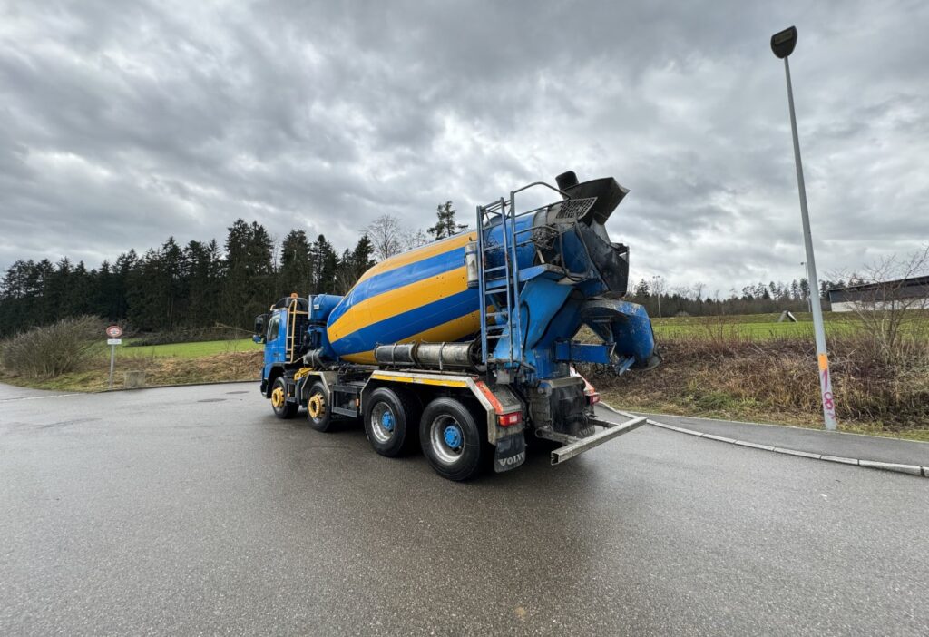 2011 Volvo FMX-460 8x4R Betonmischer