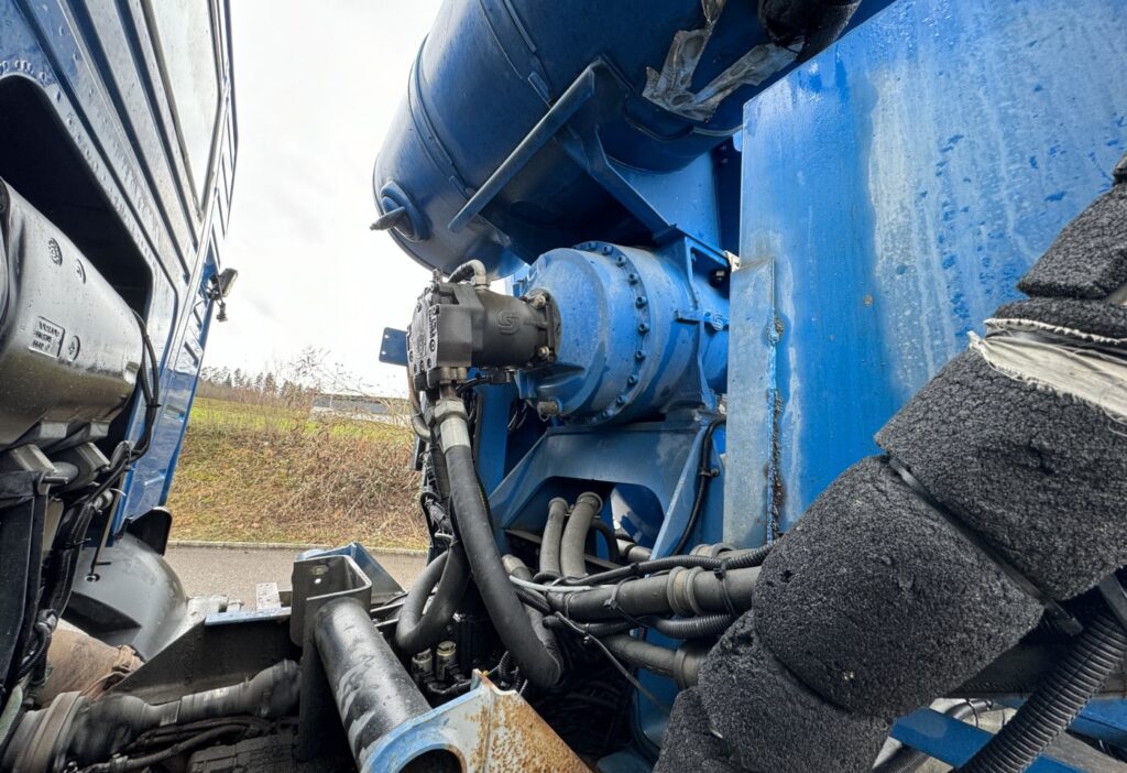 2011 Volvo FMX-460 8x4R Betonmischer