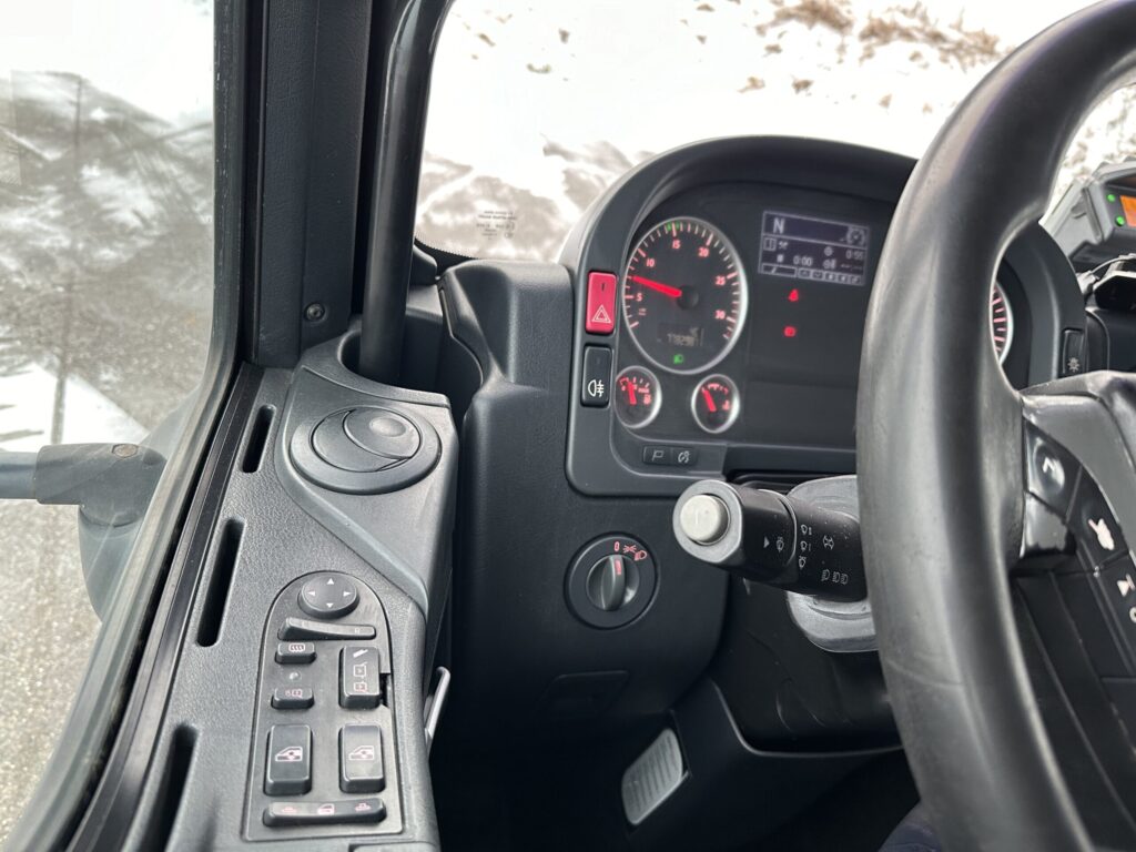 2009 MAN TGL 8.220 4x2 Blache / HB