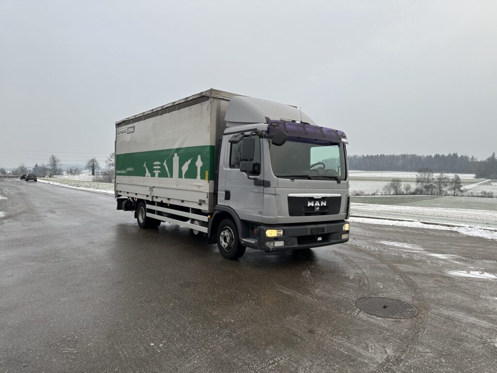 2009 MAN TGL 8.220 4x2 Blache / HB