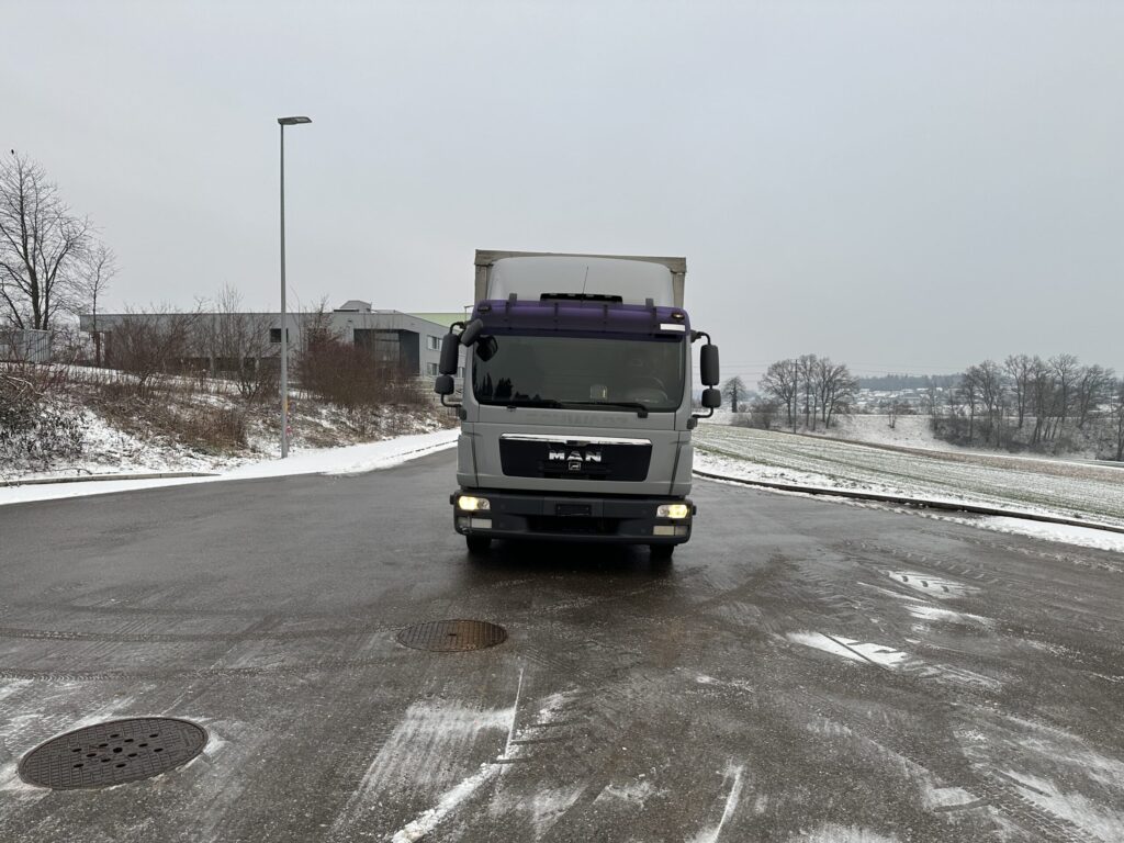2009 MAN TGL 8.220 4x2 Blache / HB
