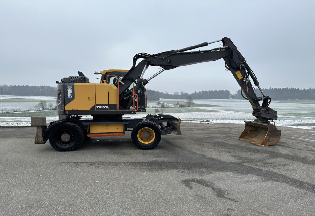 2016 Volvo EWR150E Bagger