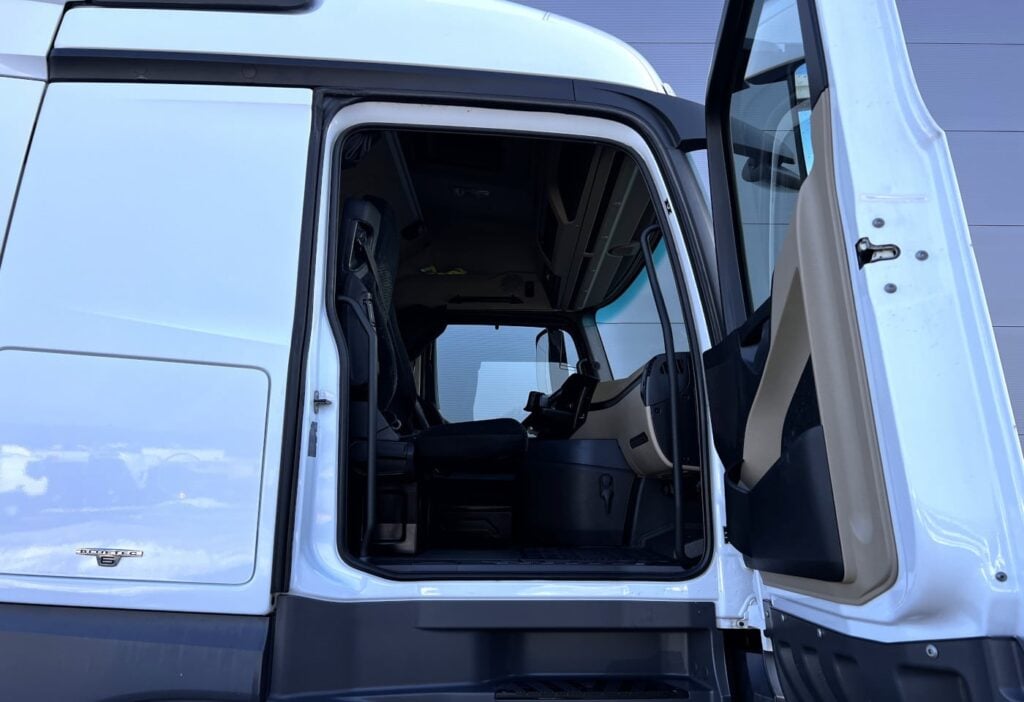 (D) 2016 MB-Actros 1845 4x2 SZM