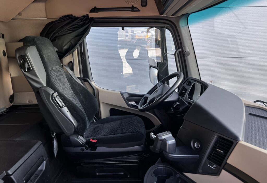 (D) 2016 MB-Actros 1845 4x2 SZM