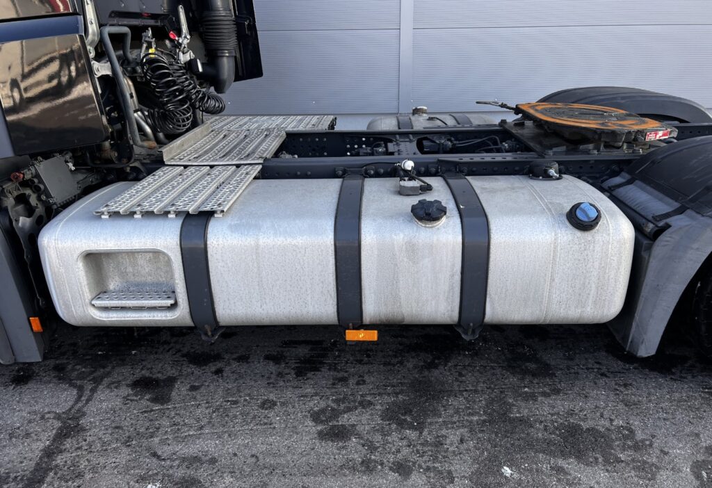 (D) 2017 MB-Actros 1845 4x2 SZM