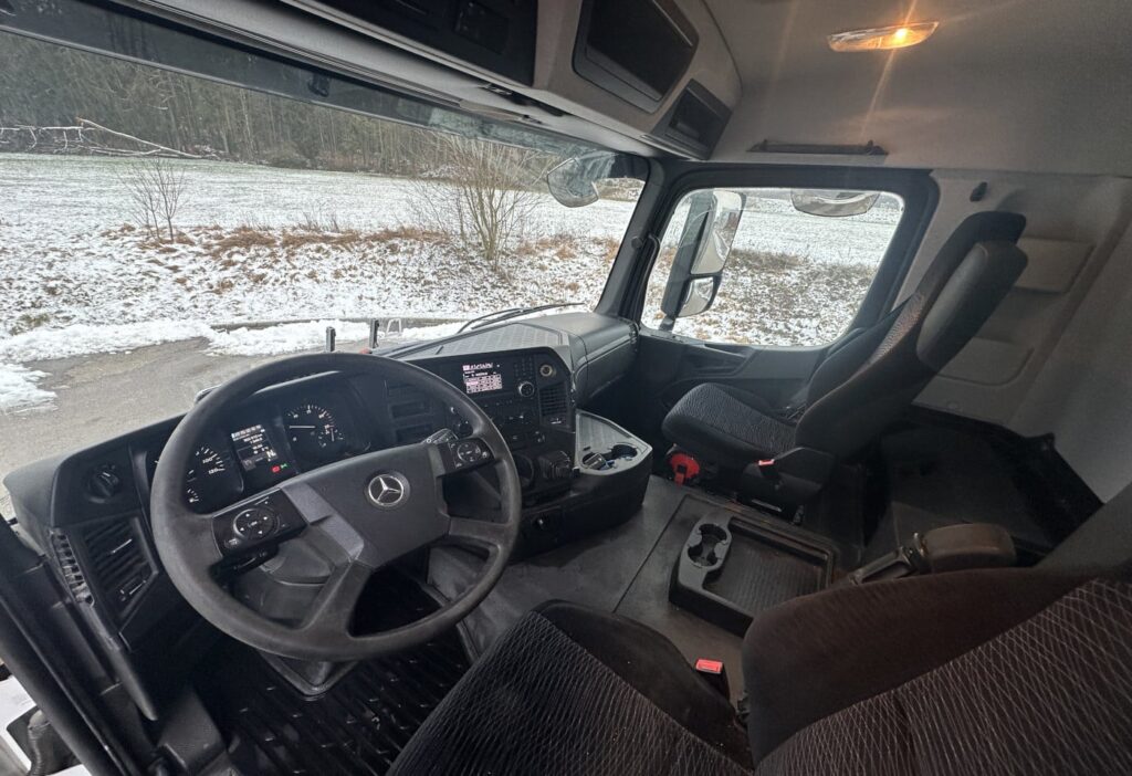 2015 MB-Arocs 3245 8x4 2-SK