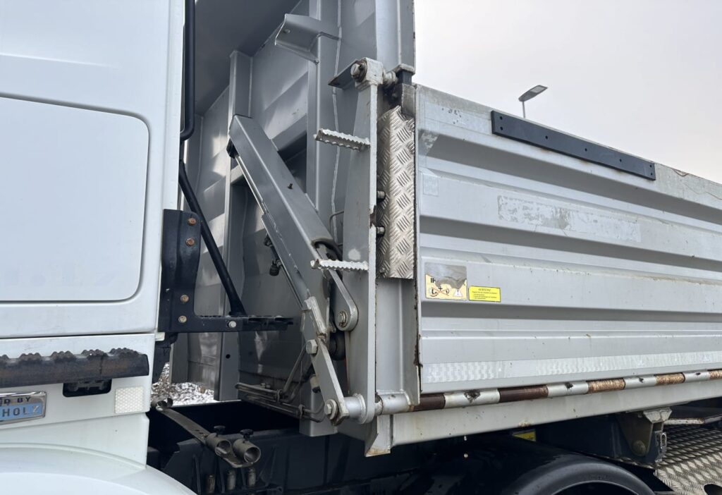 2015 MB-Arocs 3245 8x4 2-SK