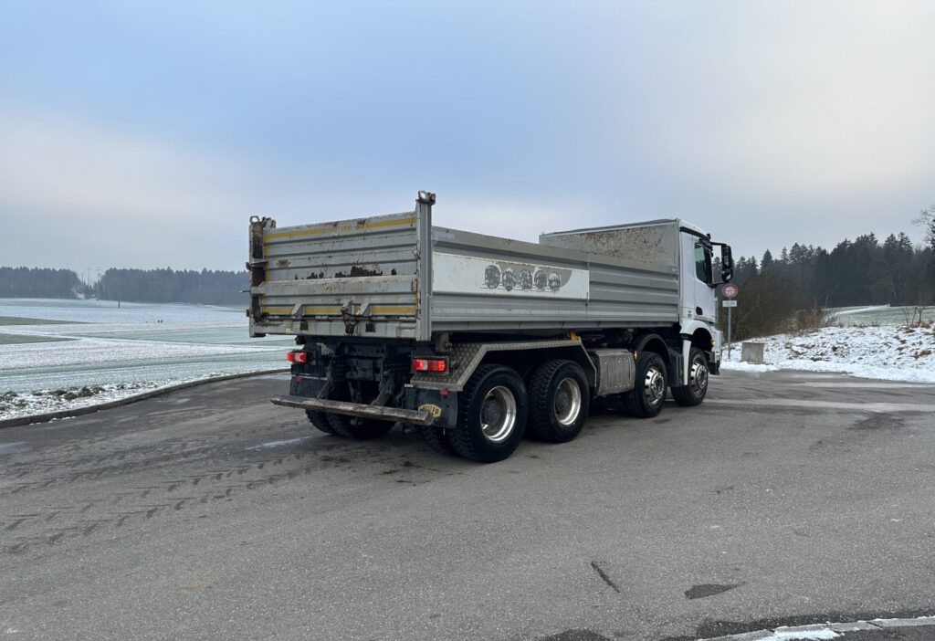 2015 MB-Arocs 3245 8x4 2-SK