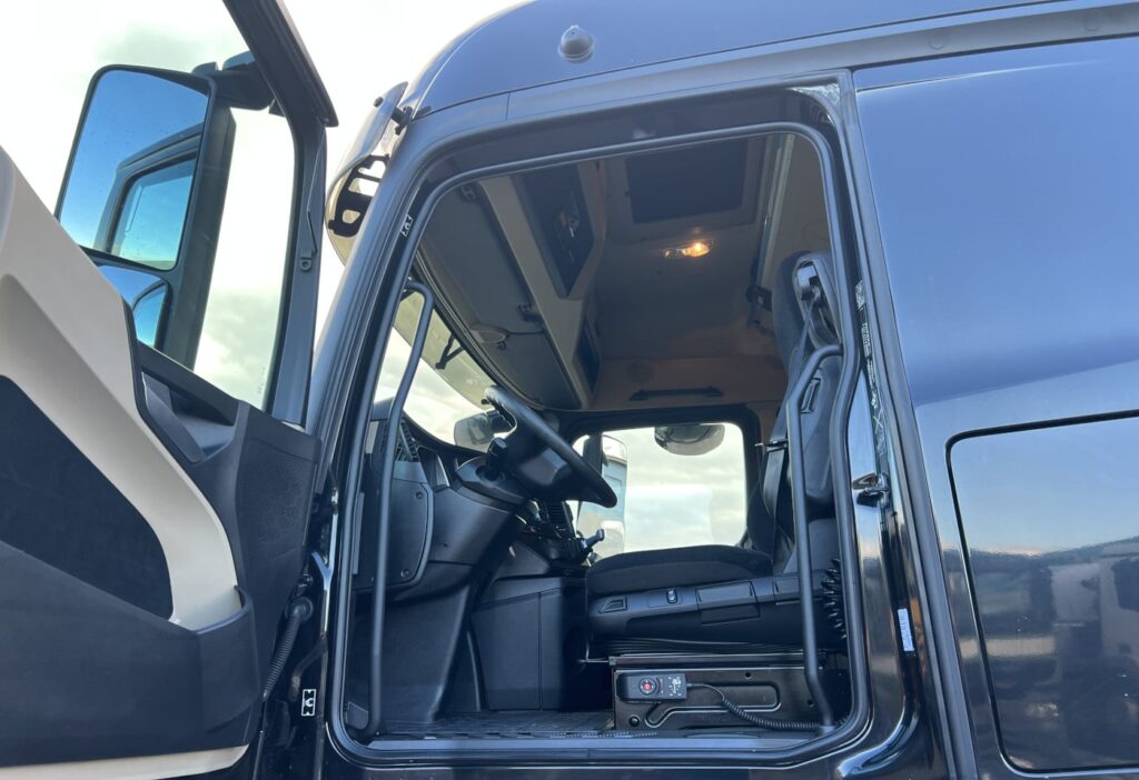 (D) 2017 MB-Actros 1842 4x2 SZM