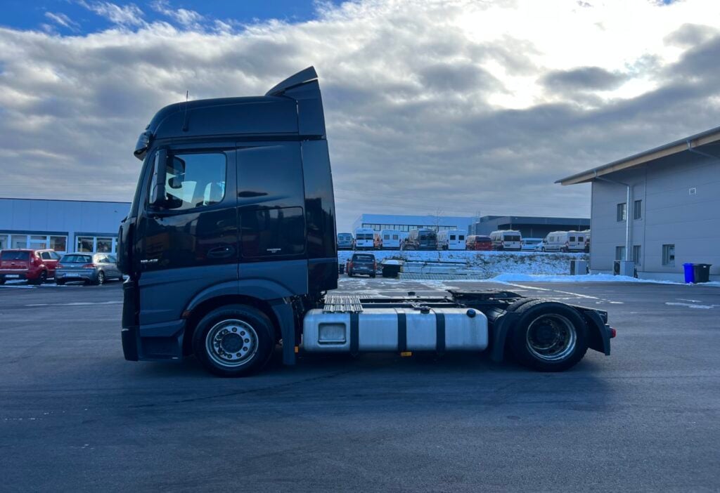 (D) 2017 MB-Actros 1842 4x2 SZM