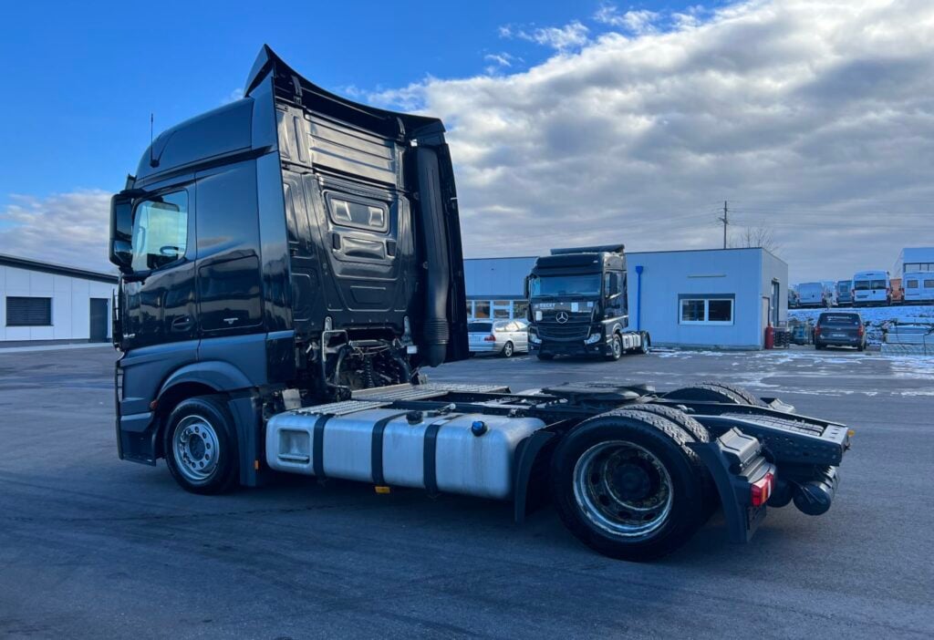 (D) 2017 MB-Actros 1842 4x2 SZM