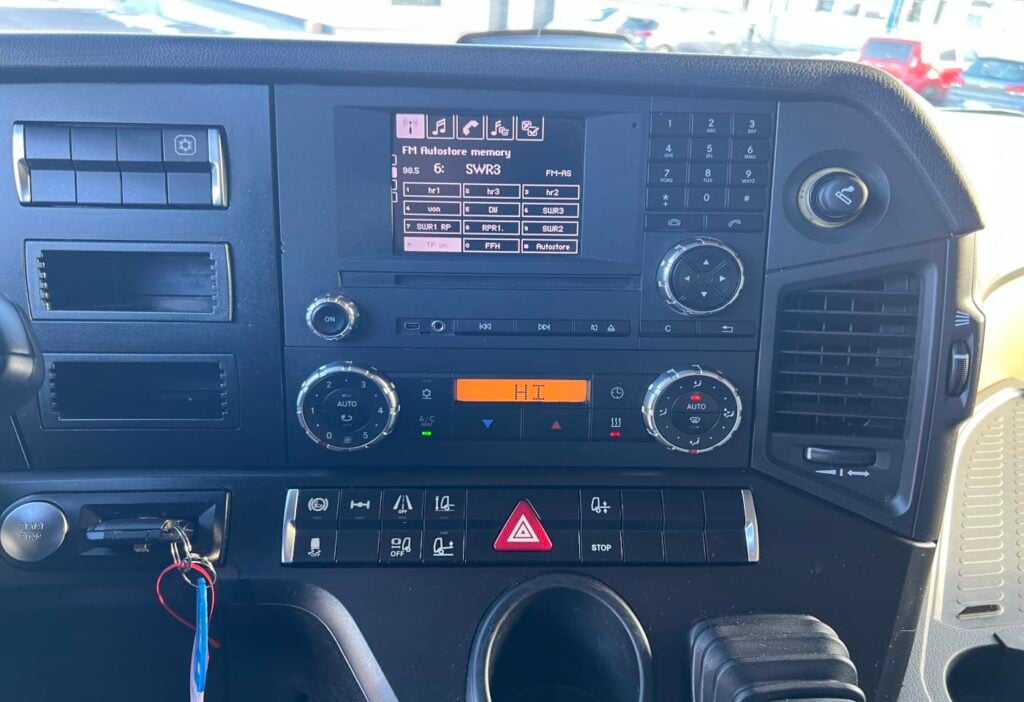 (D) 2017 MB-Actros 1842 4x2 SZM