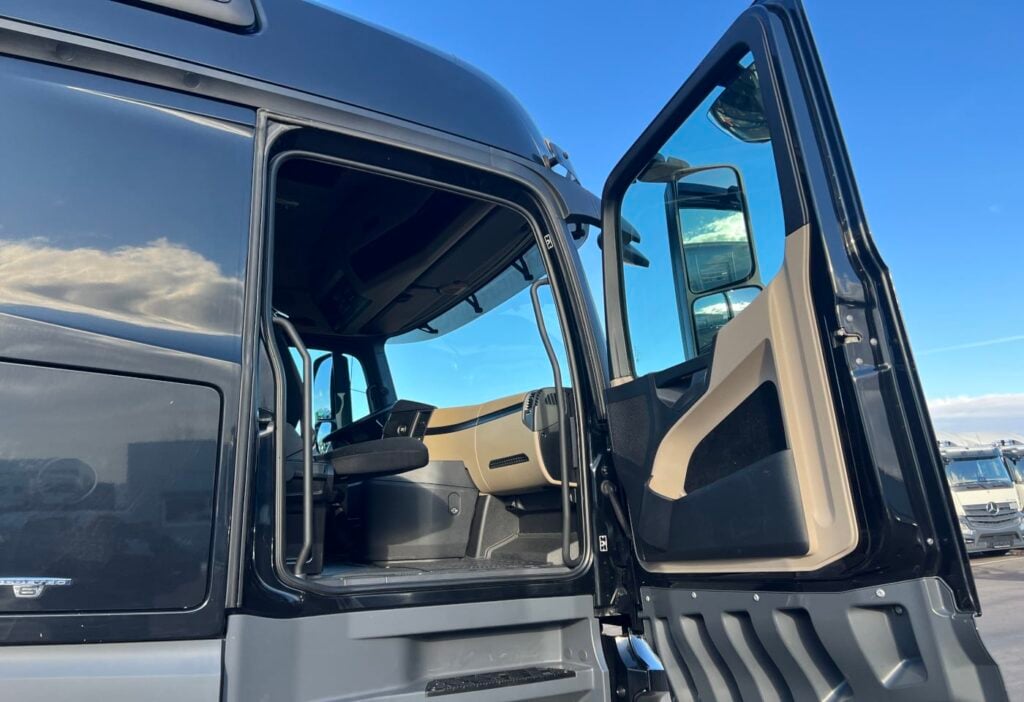 (D) 2017 MB-Actros 1842 4x2 SZM