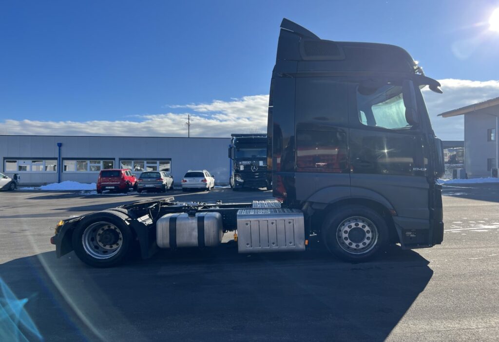 (D) 2017 MB-Actros 1842 4x2 SZM