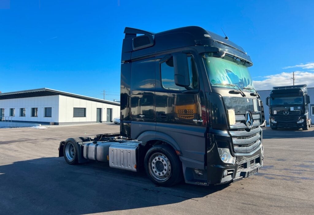(D) 2017 MB-Actros 1842 4x2 SZM