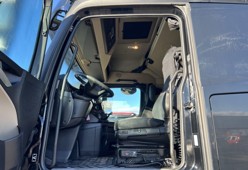 (D) 2017 MB-Actros 1842 4x2 SZM
