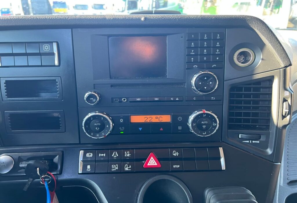 (D) 2017 MB-Actros 1842 4x2 SZM