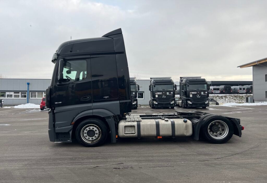 (D) 2017 MB-Actros 1842 4x2 SZM