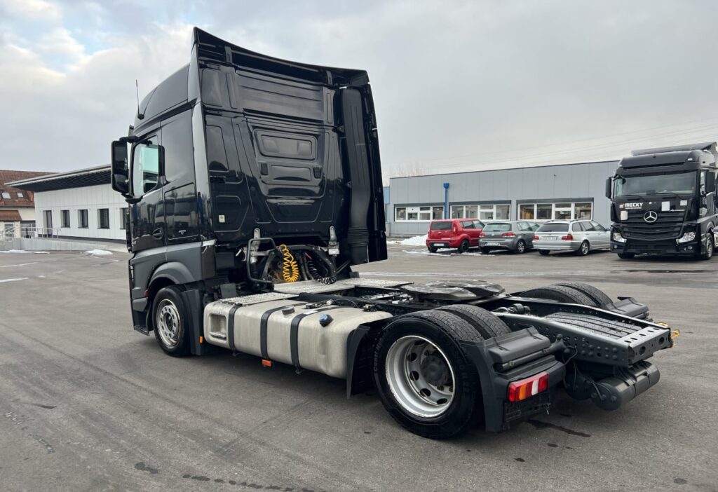 (D) 2017 MB-Actros 1842 4x2 SZM